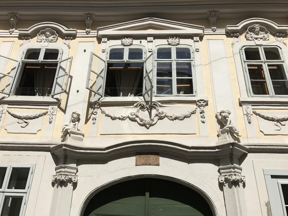 Hostel Boutique Zum Goldenen Kegel Wien